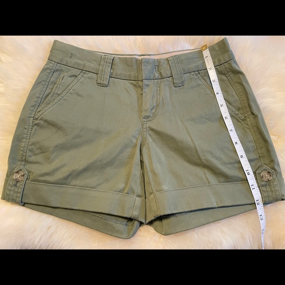 Banana Republic Weekend Short 00P - Picture 2 of 8